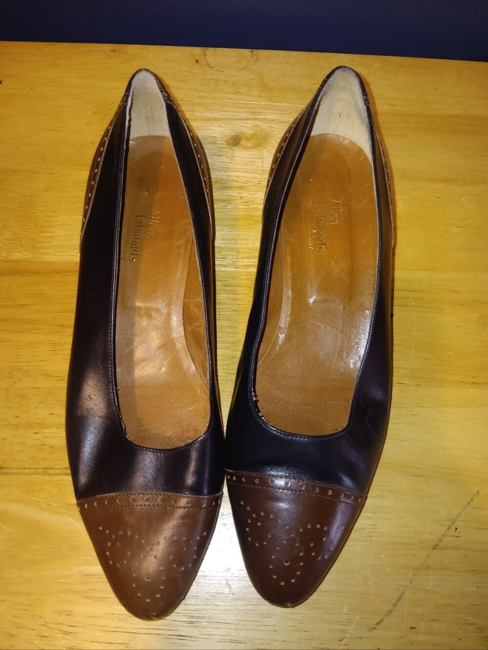 Allen Edmonds Brown and Black Leather Cap-Toe Flats Size 7